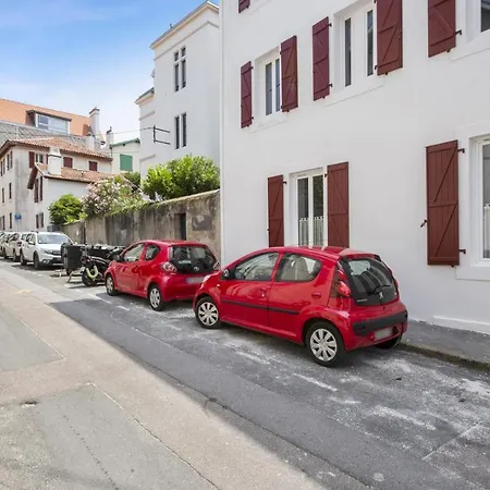 Charming 1br Flat With Sea View At The Heart Of - Welkeys Apartment Biarritz