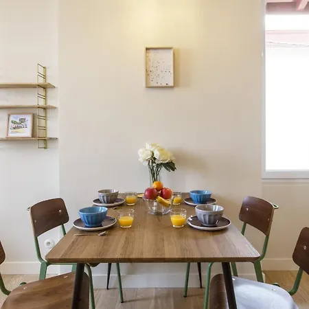Charming 1br Flat With Sea View At The Heart Of - Welkeys アパート
